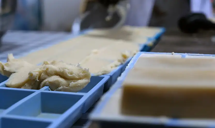 Konya'da bilimden kozmetiğe: Koyun yünü sabuna dönüştü