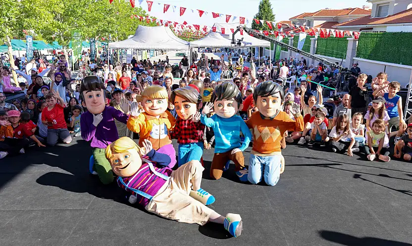 Konya'da binlerce çocuk aynı adreste buluştu