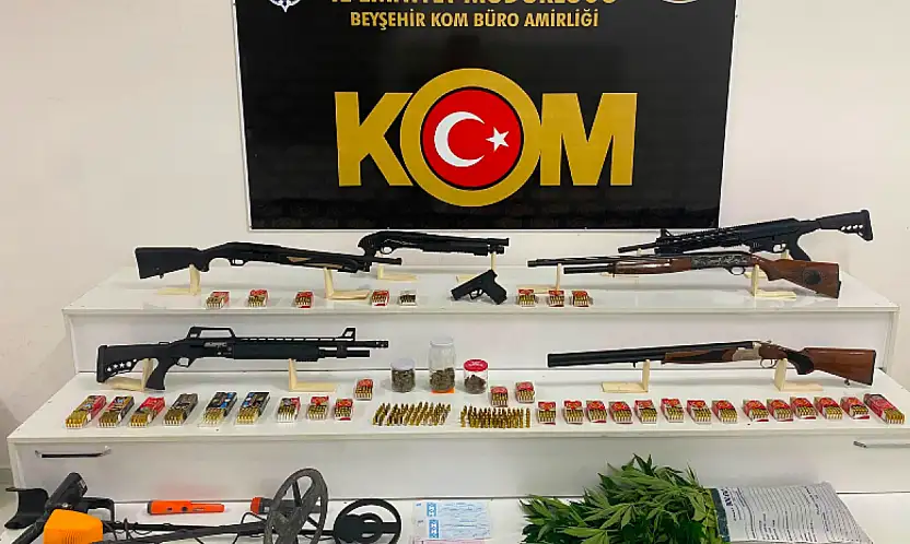 Konya'da bir araçta yapılan aramada çıkanlar şok etti!