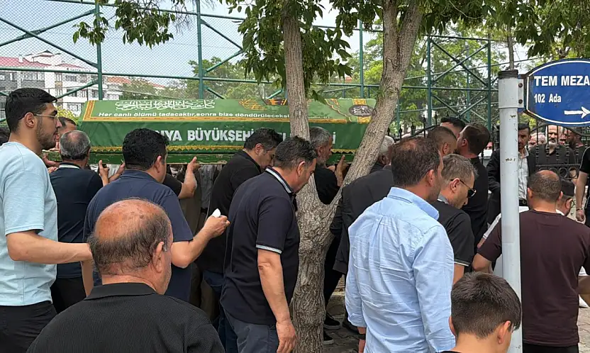 Konya'da boşanma aşamasındaki eşi tarafından vurulan Yüksel Sarıkaya toprağa verildi