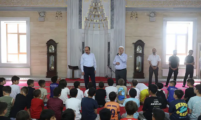 Konya'da camilerden yükselen çocuk sesleri umut oldu