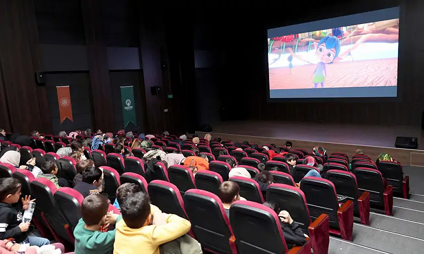 Konya'da çocuklara yarıyıl hediyesi: Tiyatro ve sinema günleri