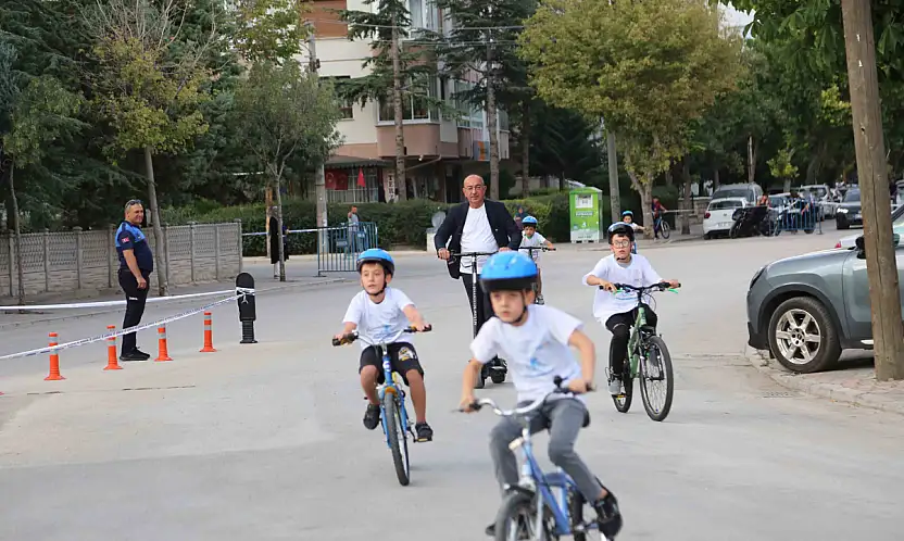 Konya'da çocukların bisiklet heyecanı mahalleleri sardı