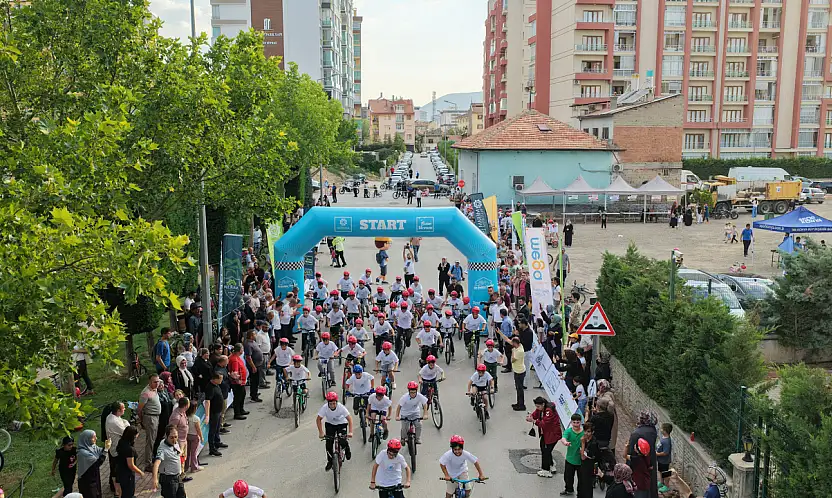 Konya'da çocukların yarışı şenliğe dönüştü