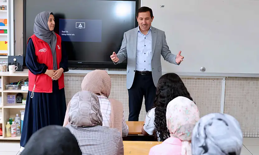 Konya'da çocukların yaz coşkusu: Başkan Kılca atölye çalışmalarına katıldı