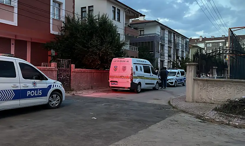 Konya'da dehşet: Tartıştığı karısını boynundan bıçaklayıp kaçtı!