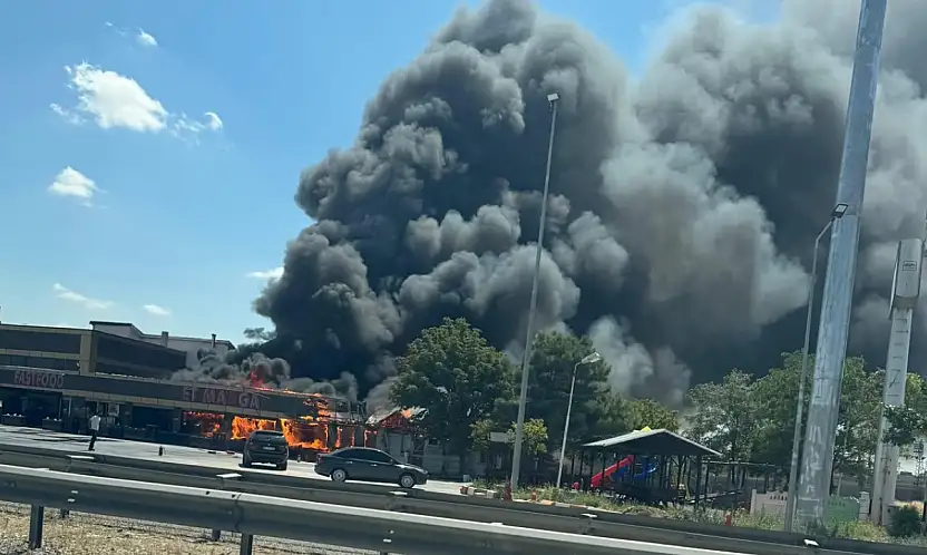 Konya'da dinlenme tesisinde korku dolu anlar! Alevler restoranı sardı