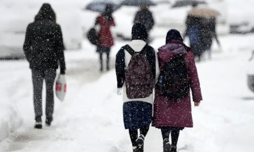 Konya'da eğitime kar engeli: Okullar tatil edildi!