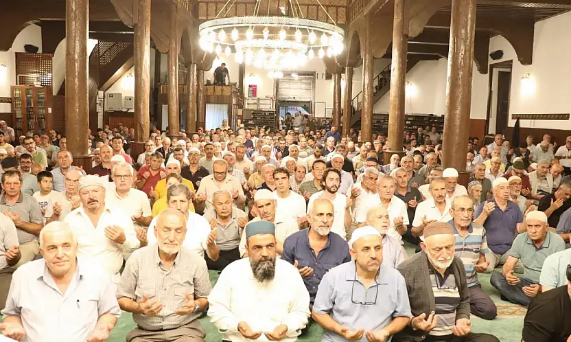 Konya'da eller semaya açıldı: Hep bir ağızdan 'âmin' dediler