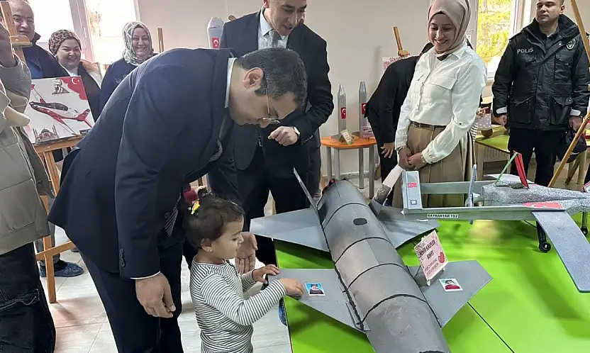 Konya'da ezber bozan Yerli Malı Haftası: Minikler meyve değil, SİHA sergiledi