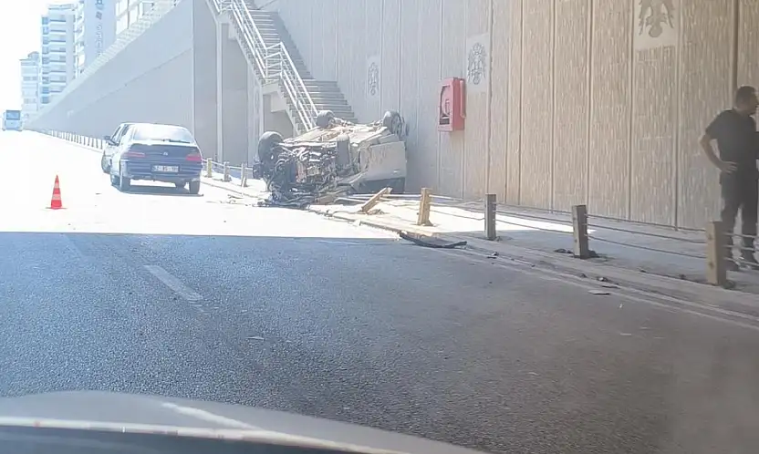 Konya'da feci kaza: Otomobil alt geçitte takla attı