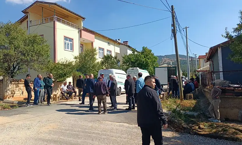 Konya'da feci kazada hayatını kaybeden aile son yolculuğuna uğurlandı