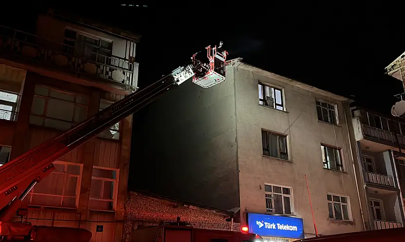 Konya'da gecenin karanlığını apartmandaki yangın aydınlattı!