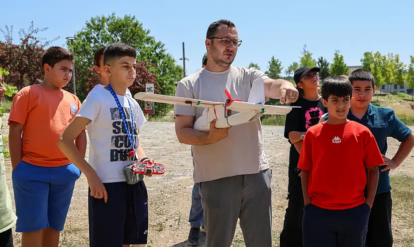 Konya'da geleceğin astronotları ve mühendisleri yetişiyor: Sille'de dev uzay kampı!