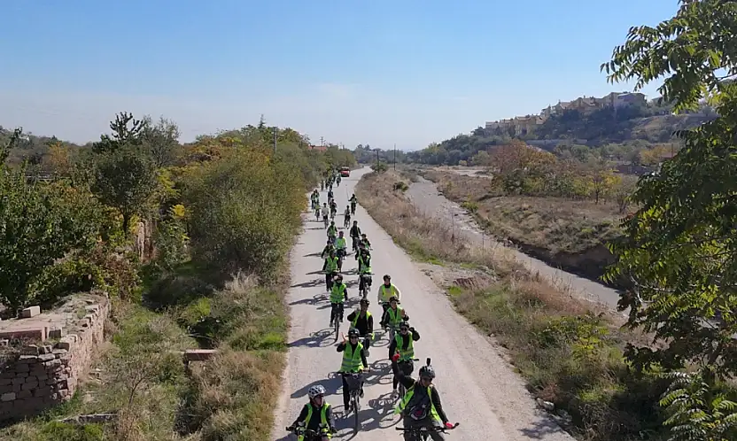 Konya'da gençler sürdürülebilir ulaşım için pedal çevirdi