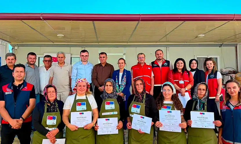 Konya'da hem sertifika hem iş garantisi! Şartı tamamlayan kadınlar iş başı yapacak
