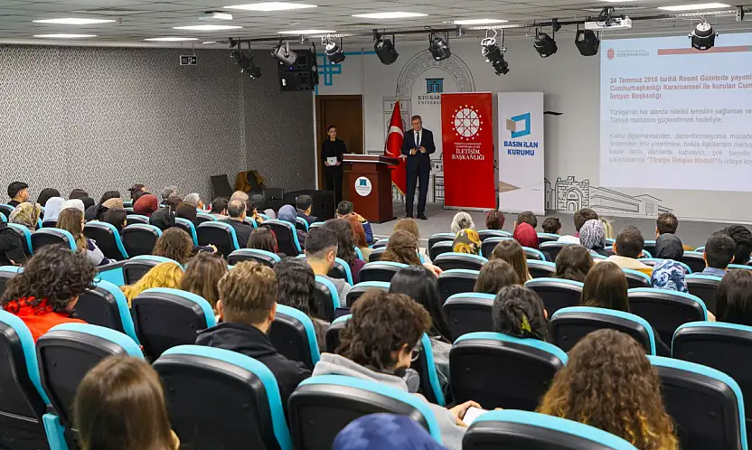 Konya'da iletişim dünyasının temsilcileri gençlere önemli mesajlar verdi