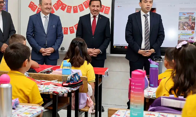 Konya'da  ilk ders heyecanı: Başkan Kılca öğrencilerle buluştu