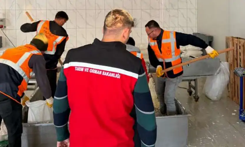 Konya'da kaçak gıda üretimine operasyon: Ürünlere imha edilmek üzere el konuldu