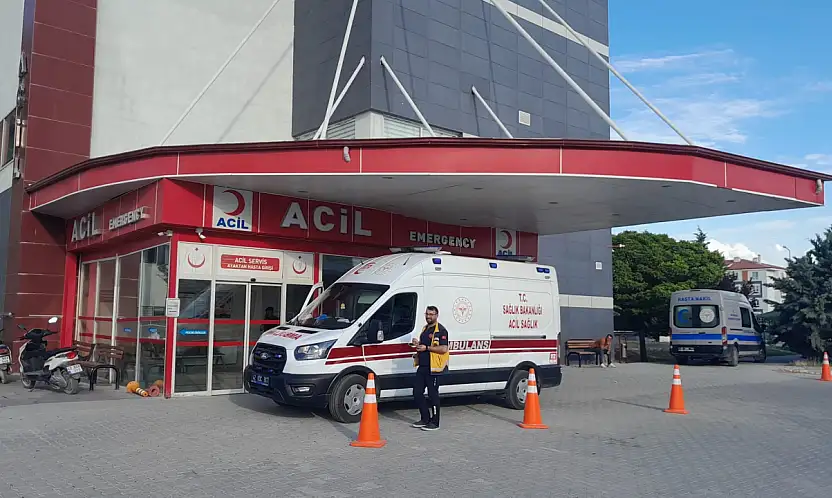 Konya'da kamyon ile minibüs çarpıştı: 4 yolcu yaralandı