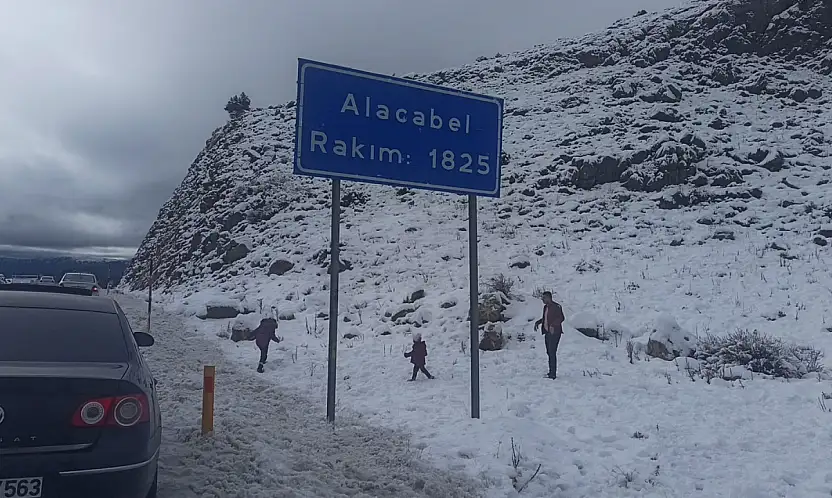 Konya'da kar yağışı sonrası doğaseverler o mekana akın etti!