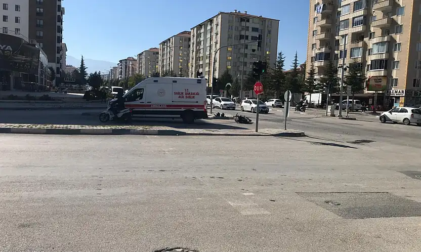 Konya'da kavşakta kaza! 2 kişi yaralandı