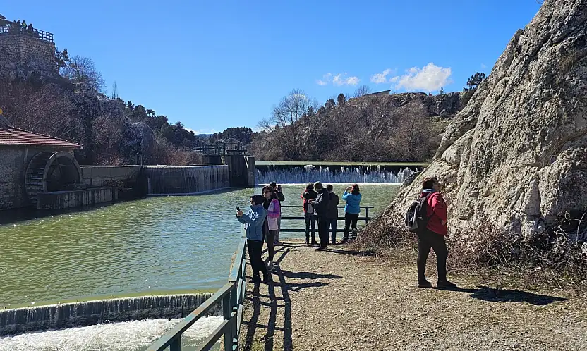 Konya'da kış ortasında bahar yaşandı, vatandaş keyfini böyle çıkardı