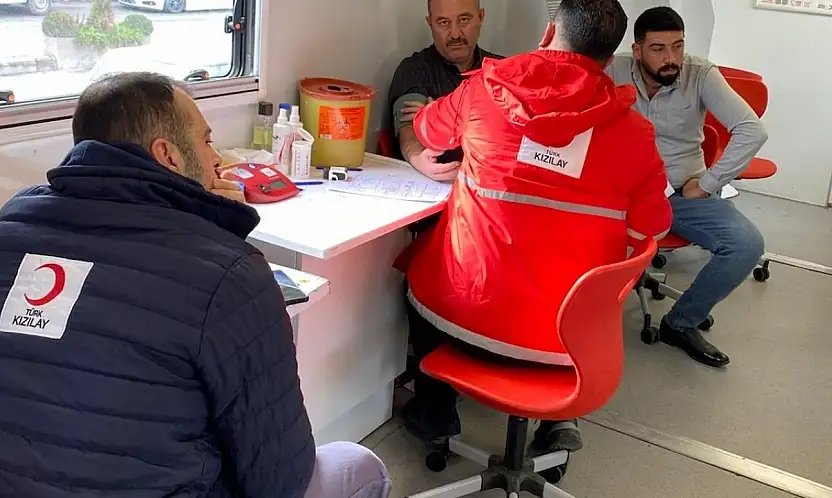 Konya'da Kızılay'ın kan bağışı kampanyasına büyük destek