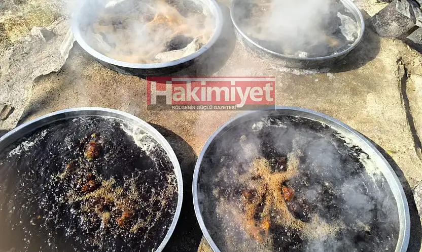Konya'da kollar sıvandı! Kışın şifası için saatlerce başında bekliyorlar