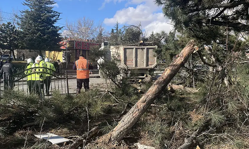 Konya'da kontrolden çıkan TIR karşı şeride savruldu! 1 kişi ağır yaralı