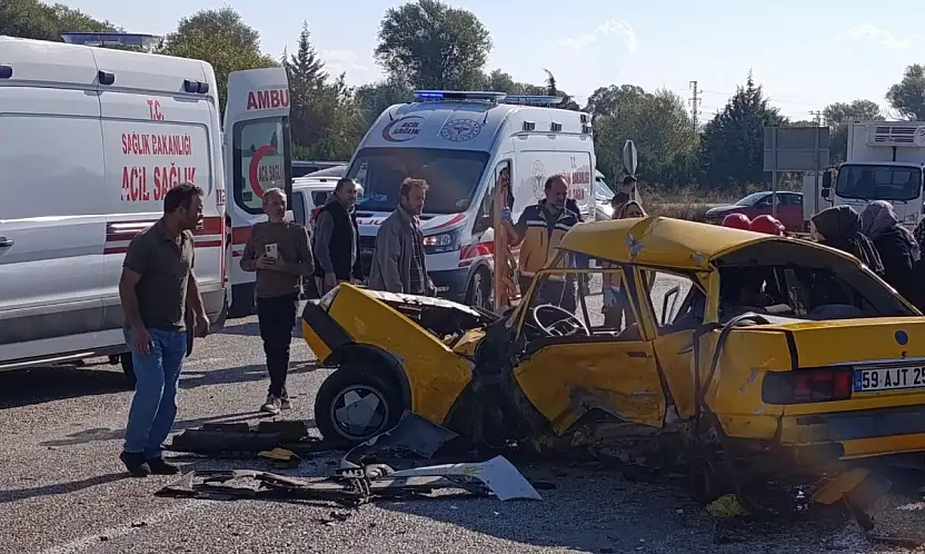 Konya'da korkunç kaza: Otomobil ile hafif ticari araç çarpıştı: 3 ölü, 1 yaralı