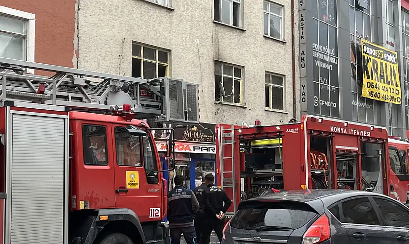 Konya'da alevler yükseldi: 3 katlı binada yangın çıktı