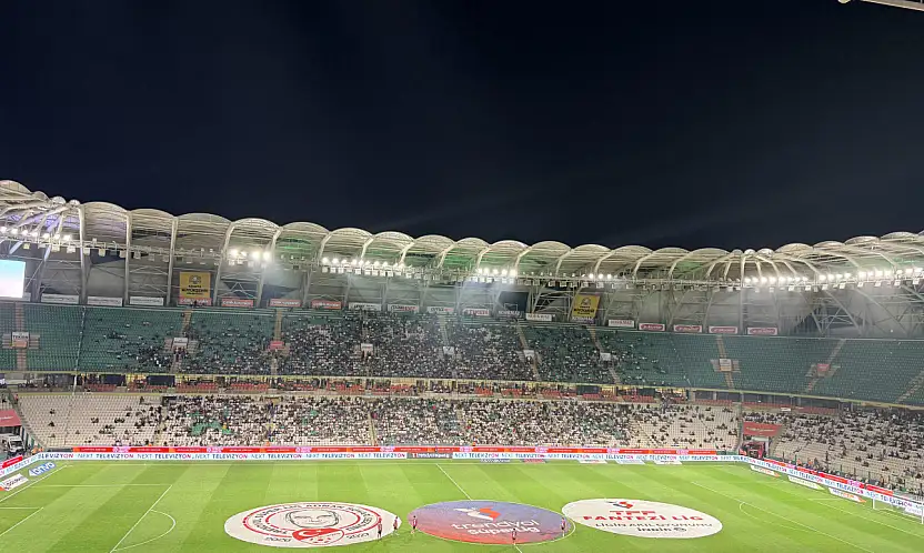 Konya'da kritik randevu başladı! Konyaspor-Trabzonspor maçında ilk düdük çaldı