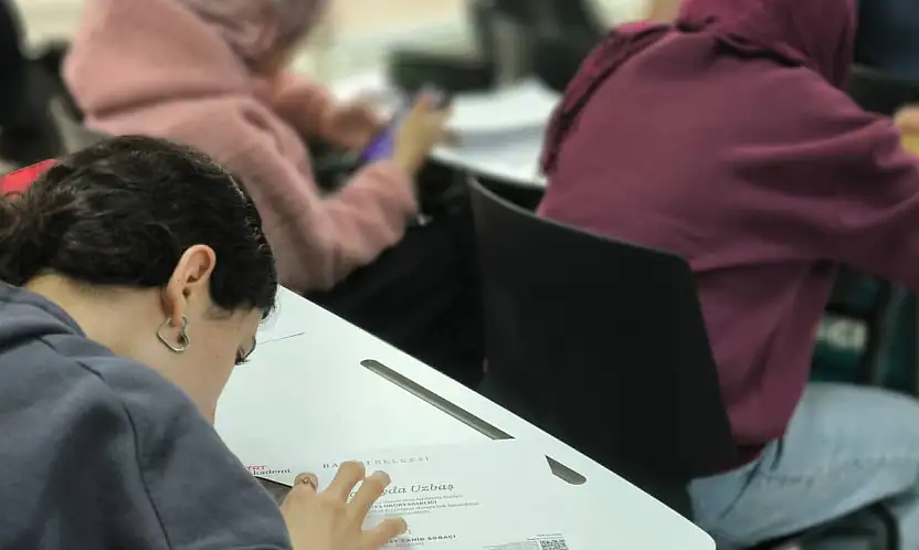 Konya'da liselilere dijital medya eğitimi: Ekran süreleri azaldı