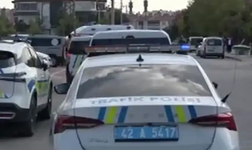 Konya'da öğrenci servisi ile otomobil çarpıştı: 8'i çocuk 9 kişi yaralandı