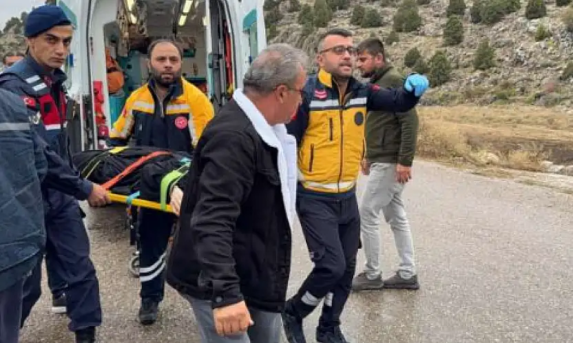 Konya'da otomobil şarampole yuvarlandı: çok sayıda yaralı var!
