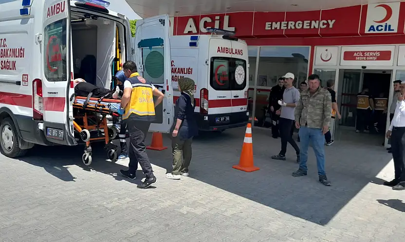 Konya'da otomobil takla attı: Aynı aileden 4 kişi hastaneye kaldırıldı