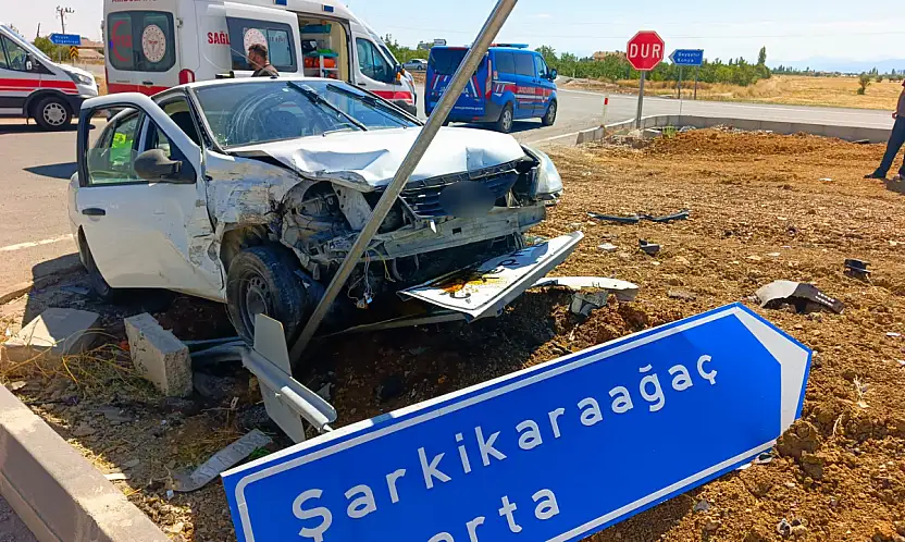 Konya'da otomobiller çarpıştı: Çok sayıda yaralı var