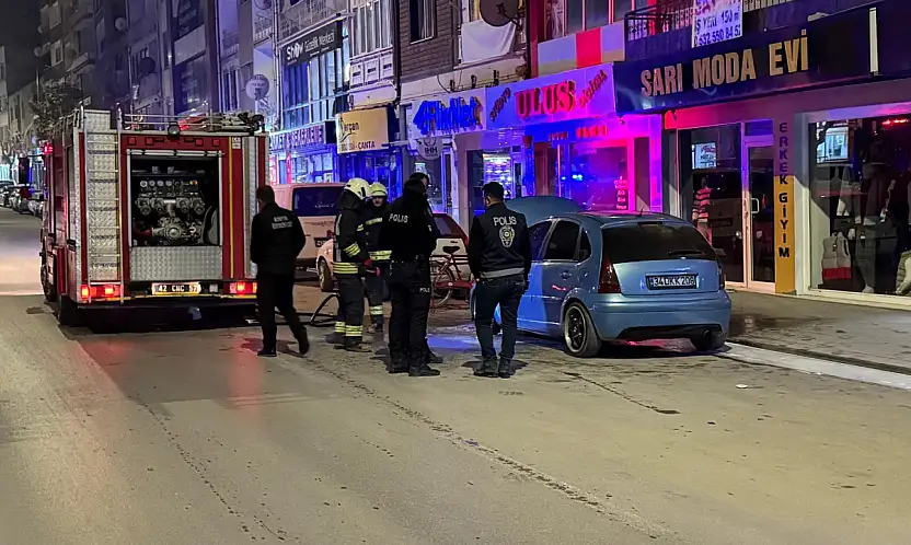 Konya'da park halindeki araç alevlere teslim oldu