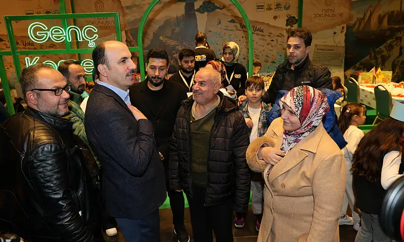 Konya'da sanatın ve iyiliğin buluşması! Altın Dokunuşlar'da son günler