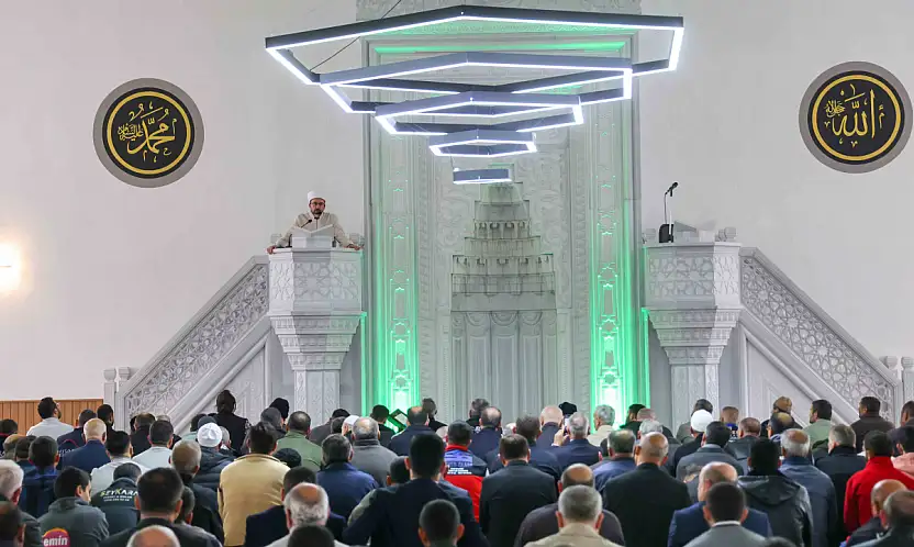 Konya'da sanayi esnafının beklediği cami dualarla ibadete açıldı
