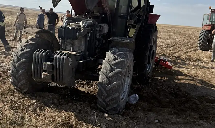 Konya'da seyir halindeki traktör alev alev yandı