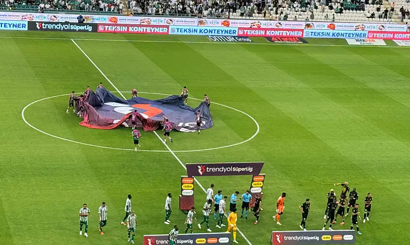 Konya'da sezonun perdesi açıldı: Konyaspor - Çaykur Rizespor maçı başladı