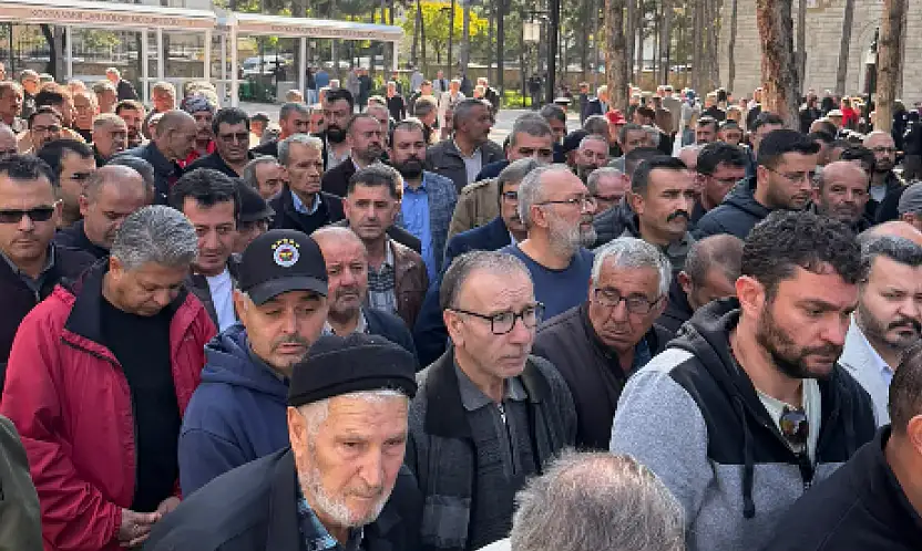 Konya'da silahlı saldırıda hayatını kaybeden İbrahim Aktaş son yolculuğuna uğurlandı