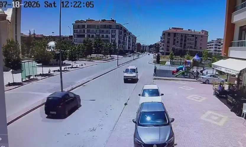 Konya'da sorumsuz sürücü trafiği tehlikeye soktu!