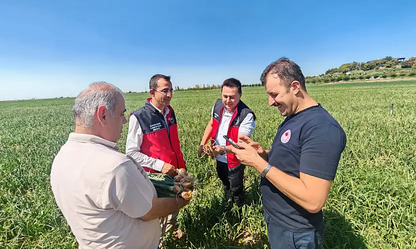 Konya'da tarlalarda dikkat çeken hareketlilik! Ekipler sahaya indi