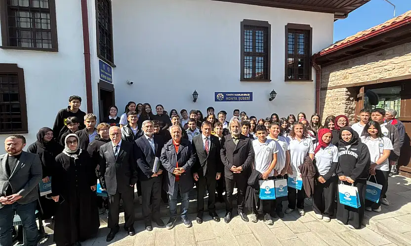 Konya'da Teneffüs Buluşmaları'nda öğrenciler yazarlarla buluştu