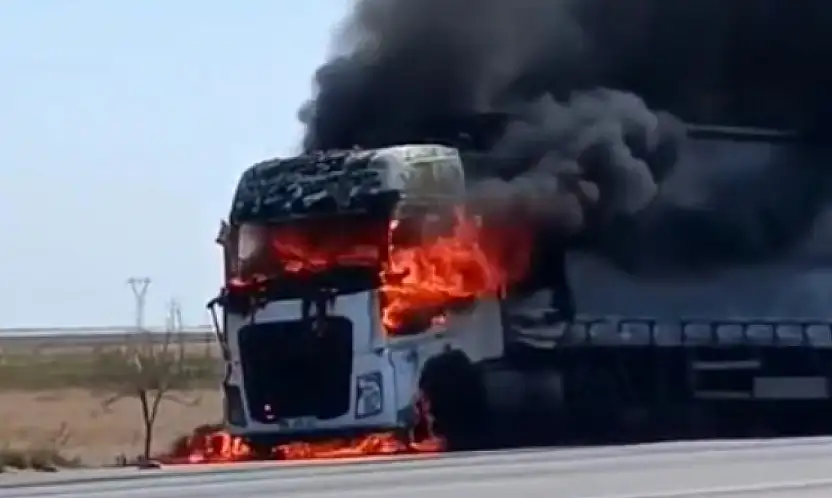 Konya'da TIR alev aldı! Sürücü son anda kurtuldu