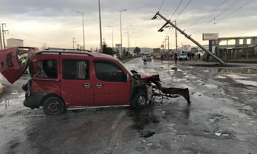 Konya'da TIR ile kamyonet çarpıştı: 1 yaralı