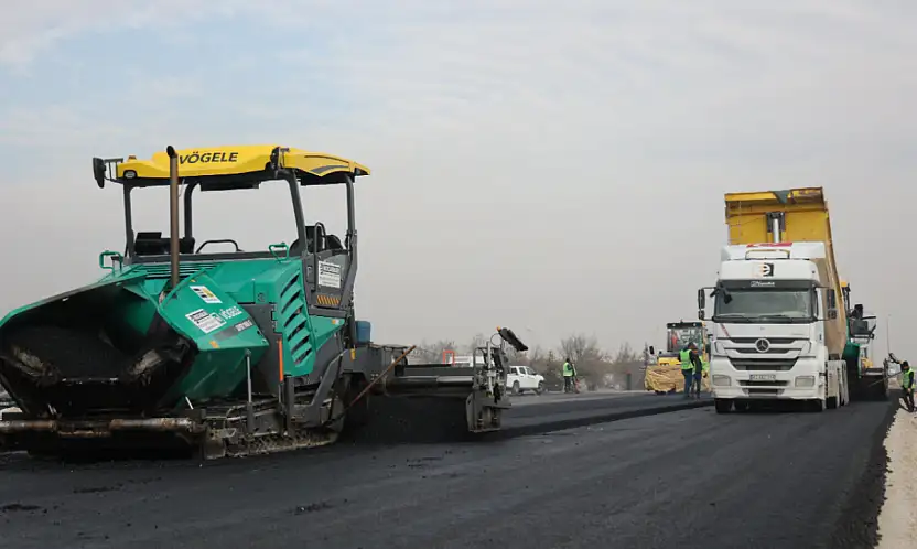 Konya'da tramvay hattı çalışmaları hız kesmeden sürüyor: Aslım caddesi'nde asfalt yenileme başladı!